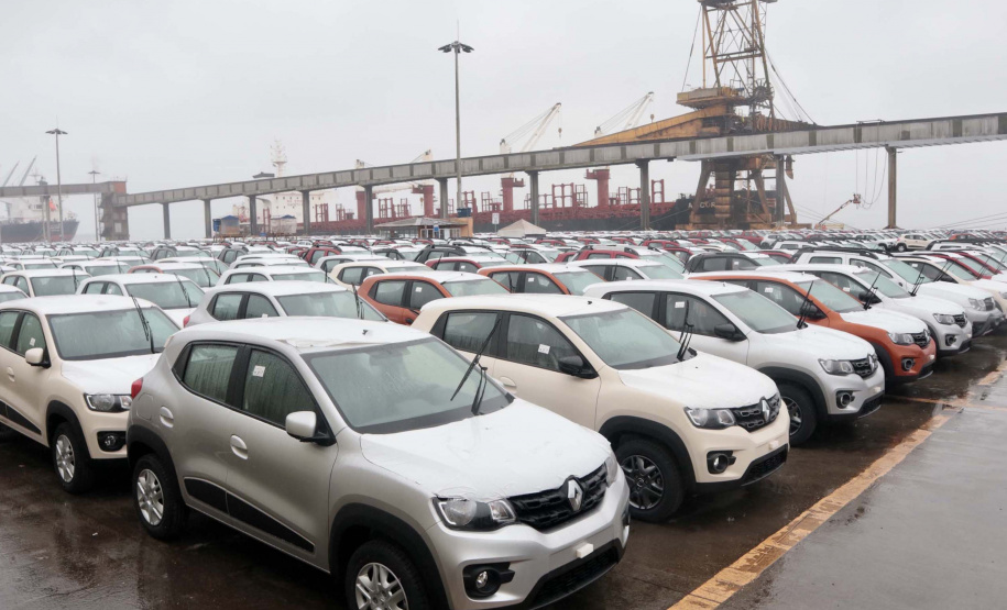 Porto de Paranaguá retoma exportação de automóveis