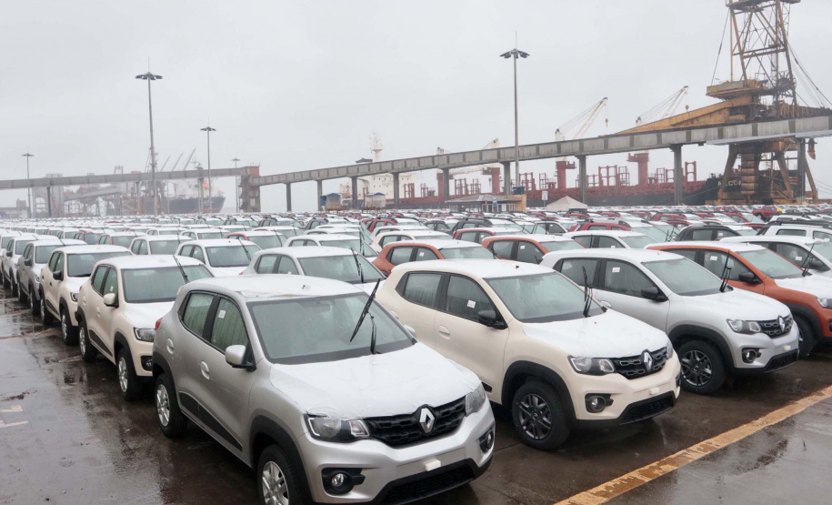 Porto de Paranaguá retoma exportação de automóveis