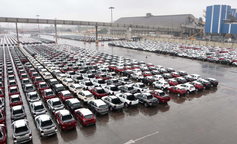 Porto de Paranaguá retoma exportação de automóveis