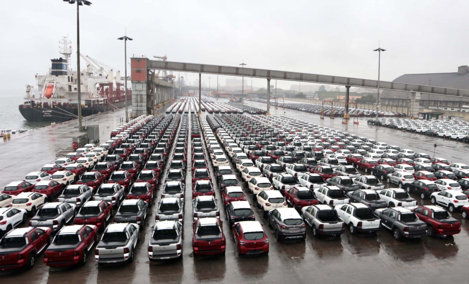 Porto de Paranaguá retoma exportação de automóveis