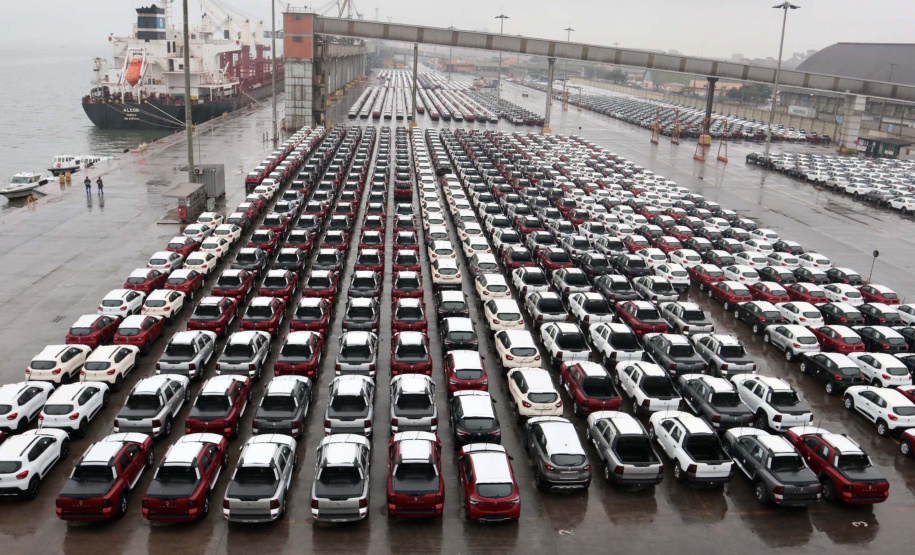 Porto de Paranaguá retoma exportação de automóveis