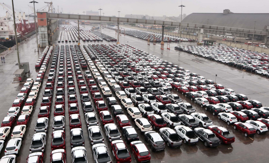 Porto de Paranaguá retoma exportação de automóveis