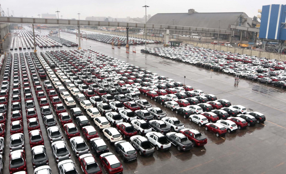 Porto de Paranaguá retoma exportação de automóveis