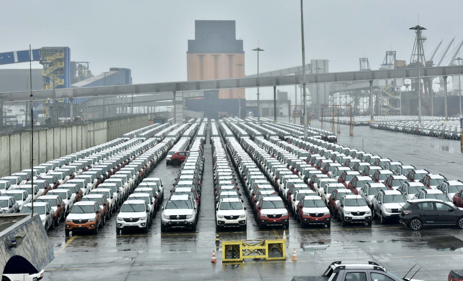 Porto de Paranaguá retoma exportação de automóveis