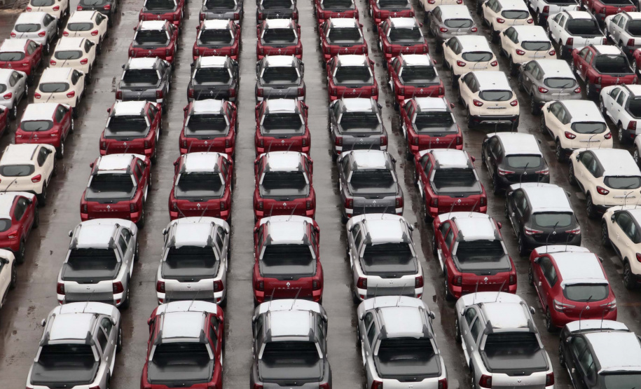 Porto de Paranaguá retoma exportação de automóveis