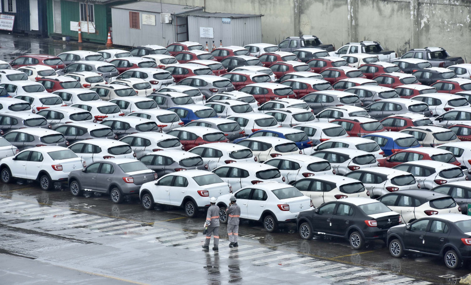 Porto de Paranaguá retoma exportação de automóveis