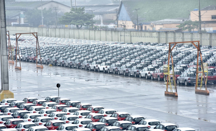 Porto de Paranaguá retoma exportação de automóveis