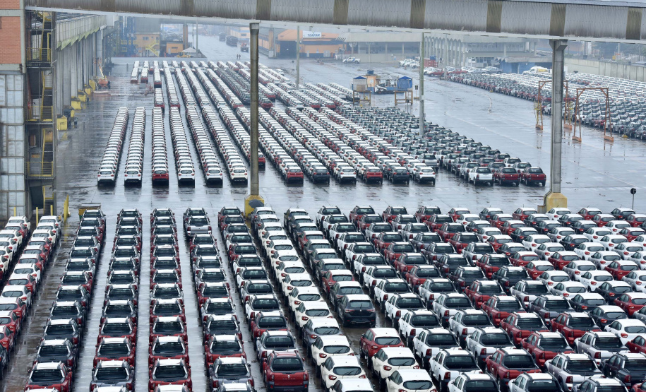 Porto de Paranaguá retoma exportação de automóveis