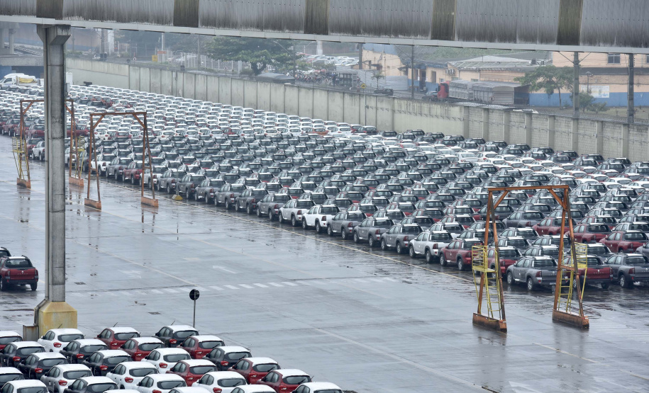 Porto de Paranaguá retoma exportação de automóveis