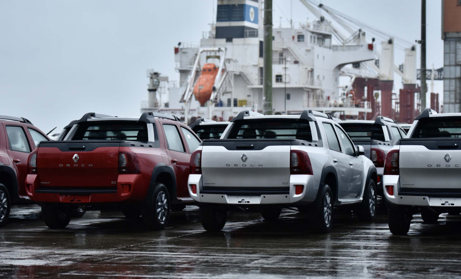 Porto de Paranaguá retoma exportação de automóveis