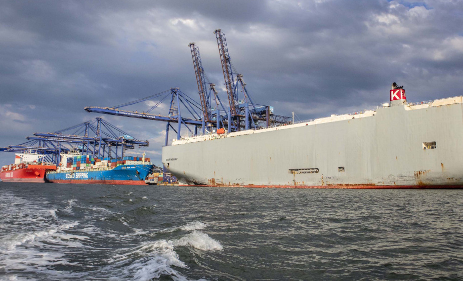 Porto de Paranaguá registra novo recorde mensal.