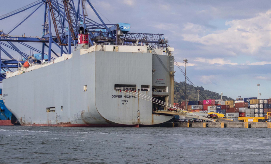 Porto de Paranaguá registra novo recorde mensal.
