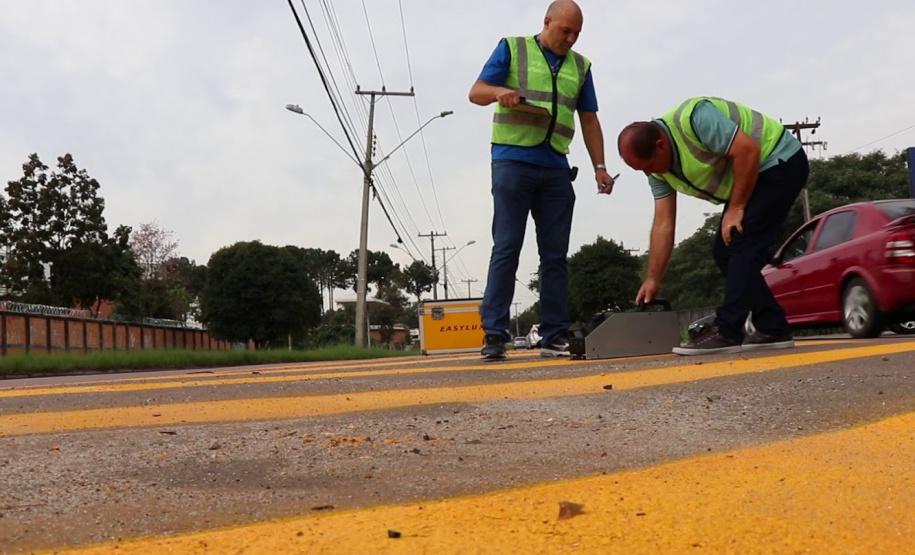 TECPAR ANALISA QUALIDADE DE SINALIZAÇÃO VIÁRIA. Foto:Tecpar