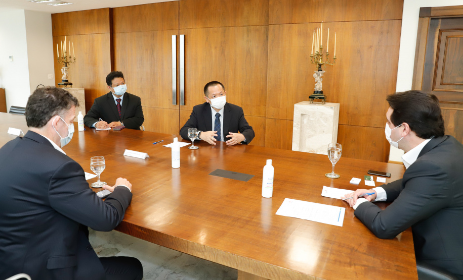 vO Paraná recebeu 400 mil máscaras cirúrgicas do Escritório Econômico e Cultural de Taipei no Brasil, organização que representa os interesses de Taiwan no País