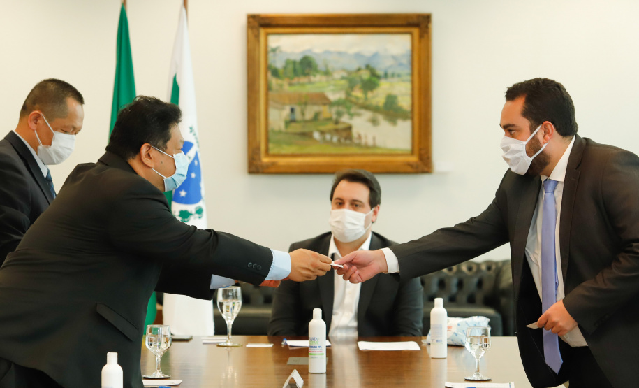 O Paraná recebeu 400 mil máscaras cirúrgicas do Escritório Econômico e Cultural de Taipei no Brasil, organização que representa os interesses de Taiwan no País