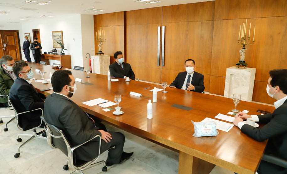 O Paraná recebeu 400 mil máscaras cirúrgicas do Escritório Econômico e Cultural de Taipei no Brasil, organização que representa os interesses de Taiwan no País