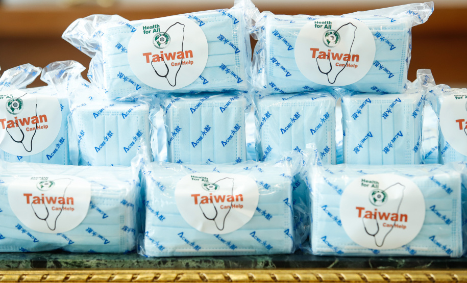 O Paraná recebeu 400 mil máscaras cirúrgicas do Escritório Econômico e Cultural de Taipei no Brasil, organização que representa os interesses de Taiwan no País