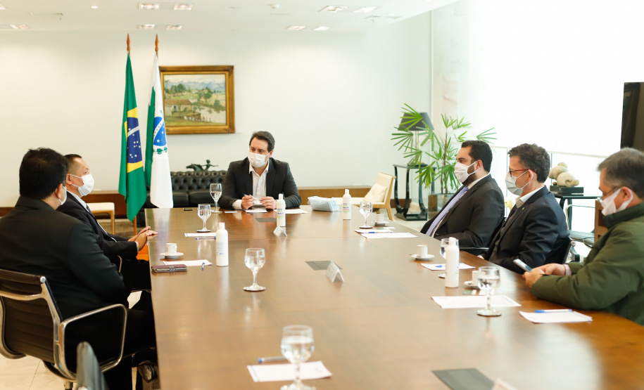 O Paraná recebeu 400 mil máscaras cirúrgicas do Escritório Econômico e Cultural de Taipei no Brasil, organização que representa os interesses de Taiwan no País