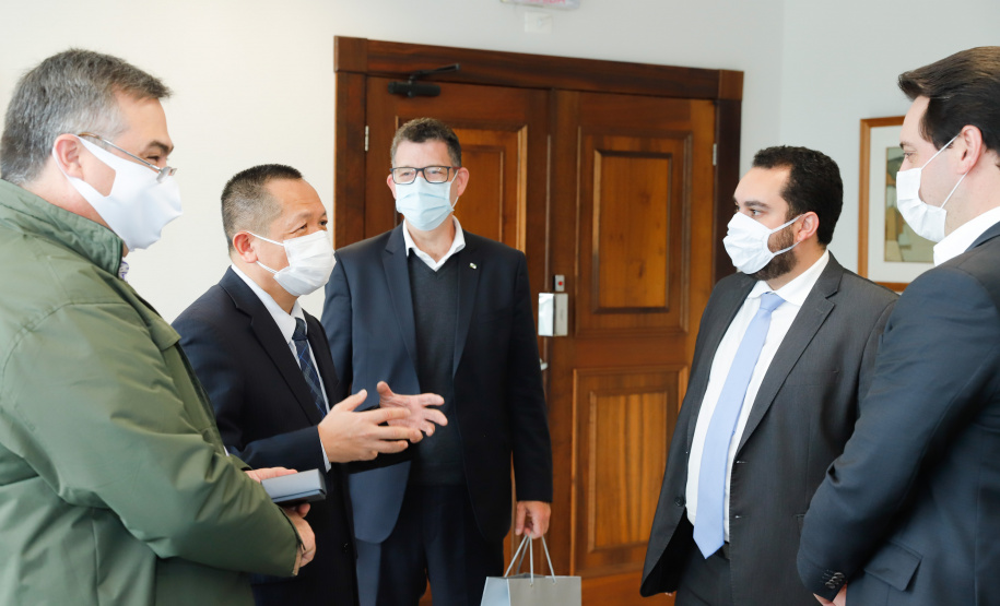 O Paraná recebeu 400 mil máscaras cirúrgicas do Escritório Econômico e Cultural de Taipei no Brasil, organização que representa os interesses de Taiwan no País