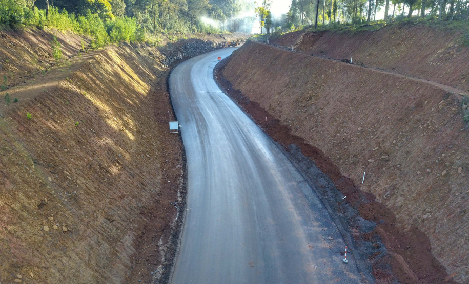 Asfalto na PR-912 garante novos tempos a Coronel Domingos SoaresFoto: José Fernando Ogura/AEN