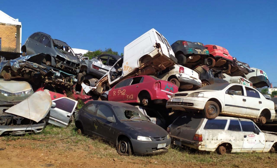 Polícia Civil remove 1,6 mil veículos de pátios em Cascavel. Foto: polícia Civil