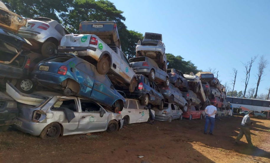 Polícia Civil remove 1,6 mil veículos de pátios em Cascavel. Foto: polícia Civil