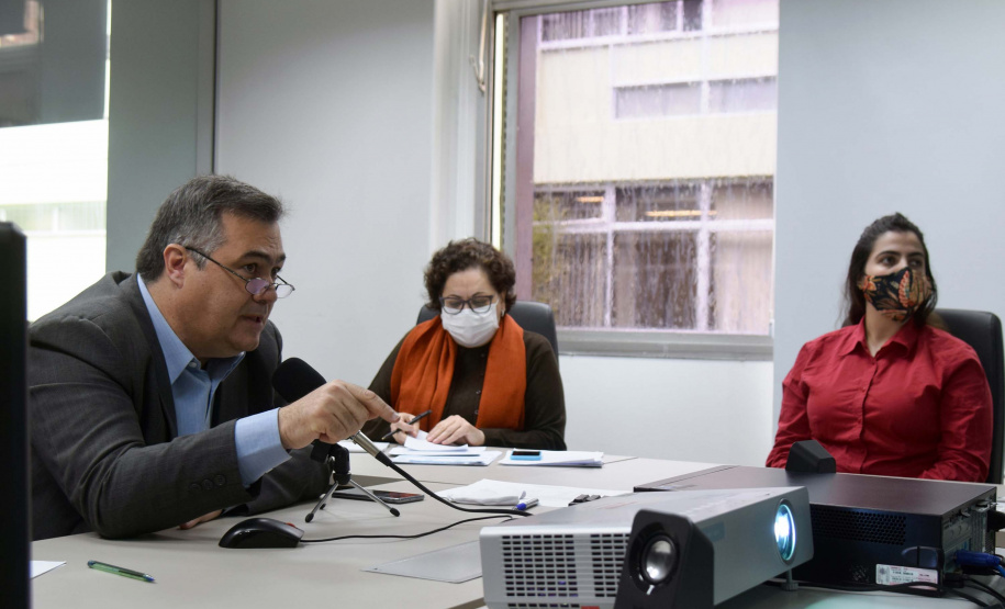 Os secretários da Saúde, Beto Preto, e da Agricultura e do Abastecimento, Norberto Ortigara, participaram nesta terça-feira (16) de uma reunião online com representantes do setor da agropecuária para tratar de ações de enfrentamento à Covid-19 relacionados aos funcionários de frigoríficos. Participaram mais de 100 pessoas ligadas a entidades agropecuárias e à saúde ocupacional. Foto:SESA