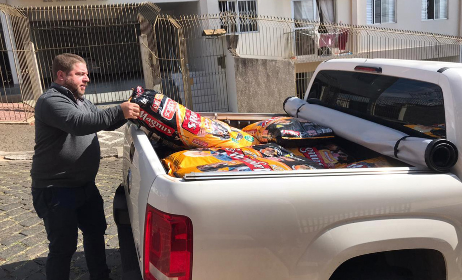 A Secretaria de Estado do Desenvolvimento Sustentável e do Turismo, com apoio da Frente das Organizações da Proteção Animal no Paraná (Fopar), está realizando a entrega de 5 toneladas de ração para 52 entidades de proteção animal, de 40 municípios paranaenses. Mais de 10 animais serão beneficiados.
Foto: SEDEST