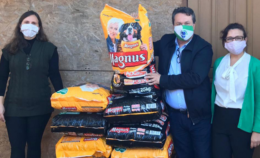 A Secretaria de Estado do Desenvolvimento Sustentável e do Turismo, com apoio da Frente das Organizações da Proteção Animal no Paraná (Fopar), está realizando a entrega de 5 toneladas de ração para 52 entidades de proteção animal, de 40 municípios paranaenses. Mais de 10 animais serão beneficiados.
Foto: SEDEST