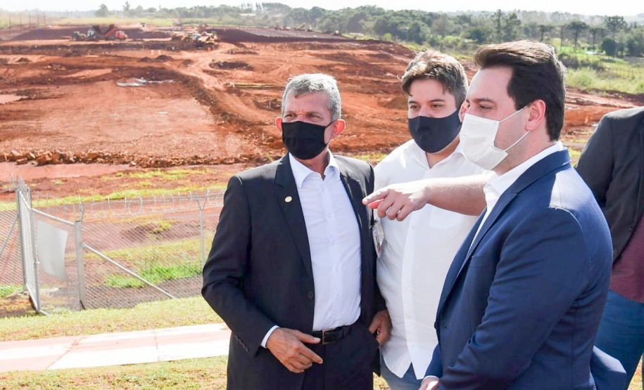 O governador Carlos Massa Ratinho Junior participou nesta quinta-feira (18) de uma reunião com a direção brasileira de Itaipu Binacional, em Foz do Iguaçu, e destacou que a parceria entre o Estado e a hidrelétrica é fundamental para ajudar o Paraná na retomada da economia. Foto:Rubens Fraulini/Itaipu Binacional