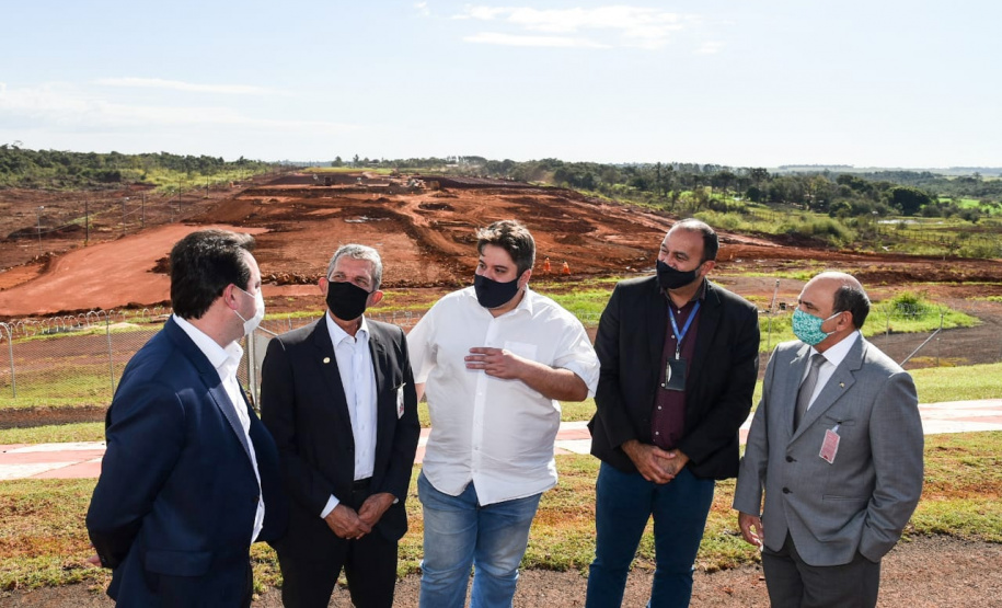 O governador Carlos Massa Ratinho Junior participou nesta quinta-feira (18) de uma reunião com a direção brasileira de Itaipu Binacional, em Foz do Iguaçu, e destacou que a parceria entre o Estado e a hidrelétrica é fundamental para ajudar o Paraná na retomada da economia. Foto:Rubens Fraulini/Itaipu Binacional