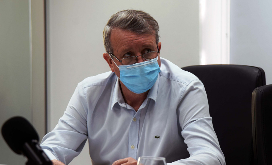 O secretário de Estado da Saúde, Beto Preto, participou nesta sexta-feira (19) de uma reunião online com representantes dos trabalhadores das indústrias de alimentos. Mais de 20 pessoas ligadas aos sindicatos, associações, federações, que representam os cerca de 100 mil funcionários de empresas frigoríficas puderam discutir diretamente com o secretário medidas e situações ligadas ao setor.