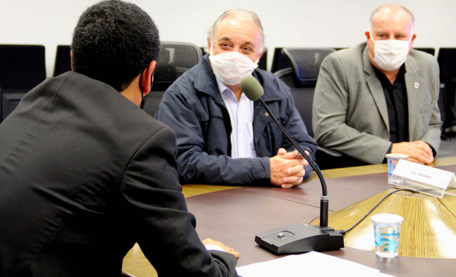 A Secretaria de Estado da Segurança Pública e a Prefeitura de Campo Largo, município da Região Metropolitana de Curitiba, vão compartilhar informações gerais e de segurança, conforme resolução conjunta assinada nesta terça-feira (23). A medida vai permitir maior agilidade nas investigações por parte da Segurança e autonomia para que o município acesse informações de interesse com mais facilidade.Foto:SESP