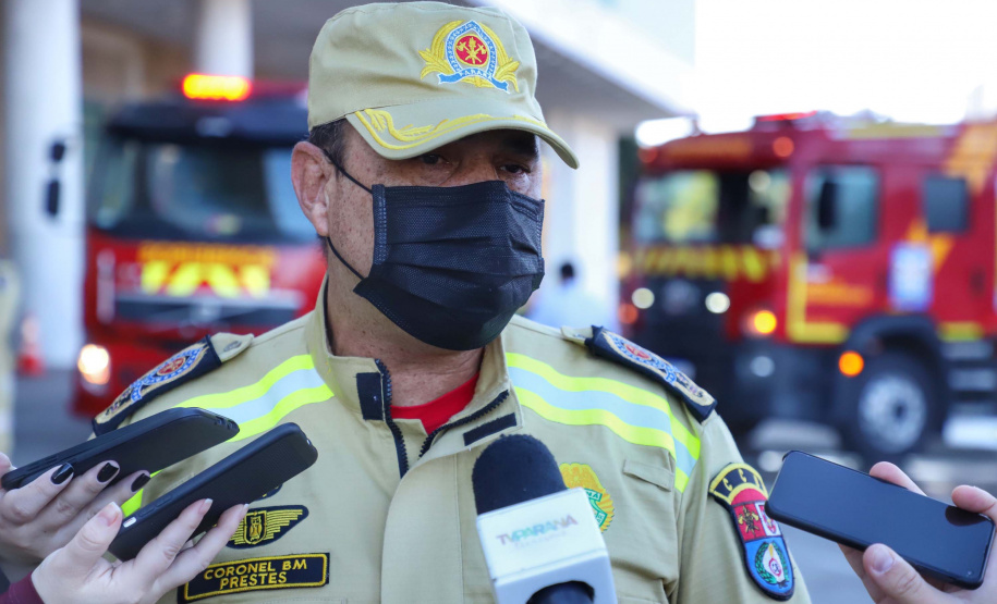 O Governo do Estado reforçou a estrutura do Corpo de Bombeiros do Paraná com a aquisição de 34 novos veículos e seis aparelhos desencarceradores. 
A entrega dos equipamentos foi feita nesta quarta-feira (24) pelo governador Carlos Massa Ratinho Junior em cerimônia simbólica no Palácio Iguaçu.