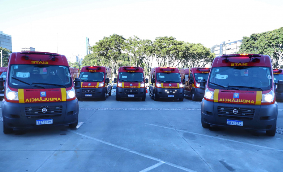 O Governo do Estado reforçou a estrutura do Corpo de Bombeiros do Paraná com a aquisição de 34 novos veículos e seis aparelhos desencarceradores. 
A entrega dos equipamentos foi feita nesta quarta-feira (24) pelo governador Carlos Massa Ratinho Junior em cerimônia simbólica no Palácio Iguaçu.