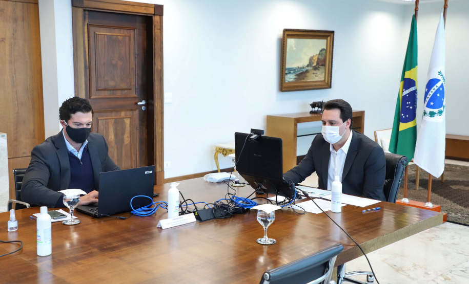 O Governo do Estado consolida os últimos detalhes para avançar no desenvolvimento do Projeto Harpia, ferramenta tecnológica que vai aumentar o controle sobre o dinheiro público, combater a corrupção e transformar o Paraná no Estado mais transparente do País. O modelo foi apresentado nesta quarta-feira (24) pela Controladoria-Geral do Estado (CGE) ao governador Carlos Massa Ratinho Junior.