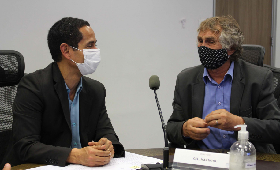 A Secretaria de Estado da Segurança Pública assinou um novo convênio de compartilhamento de informações, desta vez, com o município de Sarandi. A cidade que fica próxima de Maringá, na região Noroeste, é a quinta a compor de rede de dados, mas a primeira no Interior. Além de permitir ações como a criação de boletins de ocorrência por parte do município, o documento tem o objetivo de agilizar as investigações da secretaria. Foto:SESP