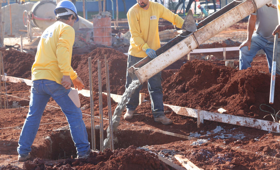 Praça remodelada, feira gastronômica em local coberto, rua revitalizada com mais segurança para motoristas e pedestres e uma escola nova voltada para o ensino médio. O pacote de investimentos do Governo do Estado em Arapongas, na Região Norte, totaliza R$ 13,1 milhões.