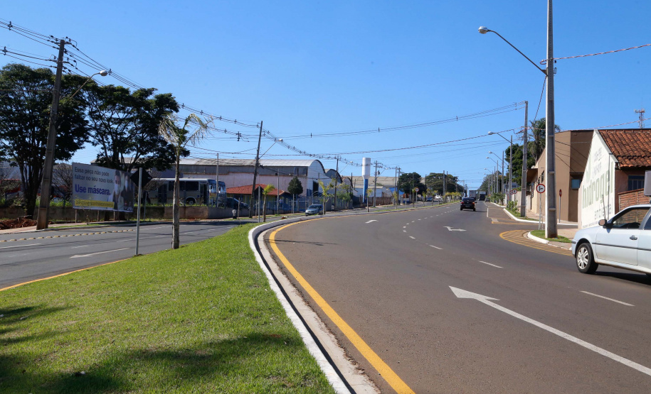Praça remodelada, feira gastronômica em local coberto, rua revitalizada com mais segurança para motoristas e pedestres e uma escola nova voltada para o ensino médio. O pacote de investimentos do Governo do Estado em Arapongas, na Região Norte, totaliza R$ 13,1 milhões.