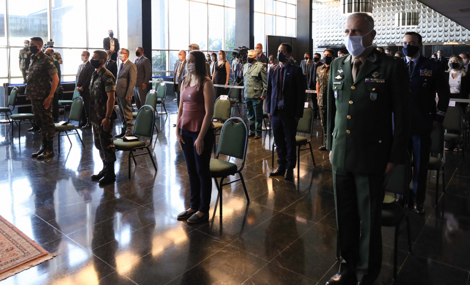 25/06/2020 Cerimônia de descerramento dos quadros da Galeria de Heróis do Programa VIGIA (Brasília - DF, 25/06/2020) Cerimônia de descerramento dos quadros da Galeria de Heróis do Programa VIGIA.Foto: Marcos Corrêa/PR