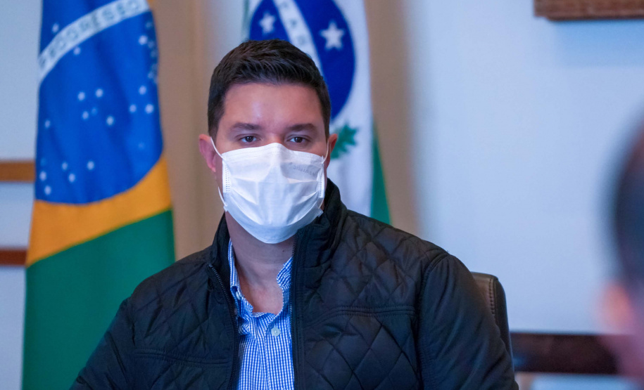 O Governo do Estado instala nesta sexta-feira (26) o Comitê de Planejamento de Retorno às Aulas Pós-pandemia, que vai estabelecer um plano único de volta às aulas presenciais em todo Paraná. O comitê terá a participação de todos os setores representativos da educação no Estado, tanto da rede pública quanto particular, e das secretarias estaduais da Educação, Saúde, Casa Civil e Planejamento. Foto: Guilherme Flores/Casa Civil