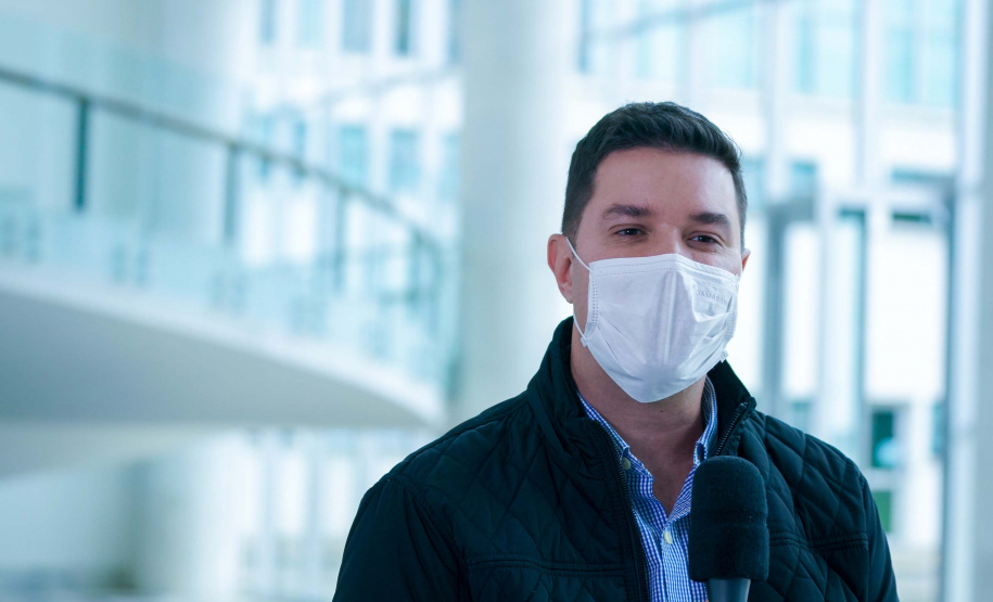 O Governo do Estado instala nesta sexta-feira (26) o Comitê de Planejamento de Retorno às Aulas Pós-pandemia, que vai estabelecer um plano único de volta às aulas presenciais em todo Paraná. O comitê terá a participação de todos os setores representativos da educação no Estado, tanto da rede pública quanto particular, e das secretarias estaduais da Educação, Saúde, Casa Civil e Planejamento. Foto: Guilherme Flores/Casa Civil