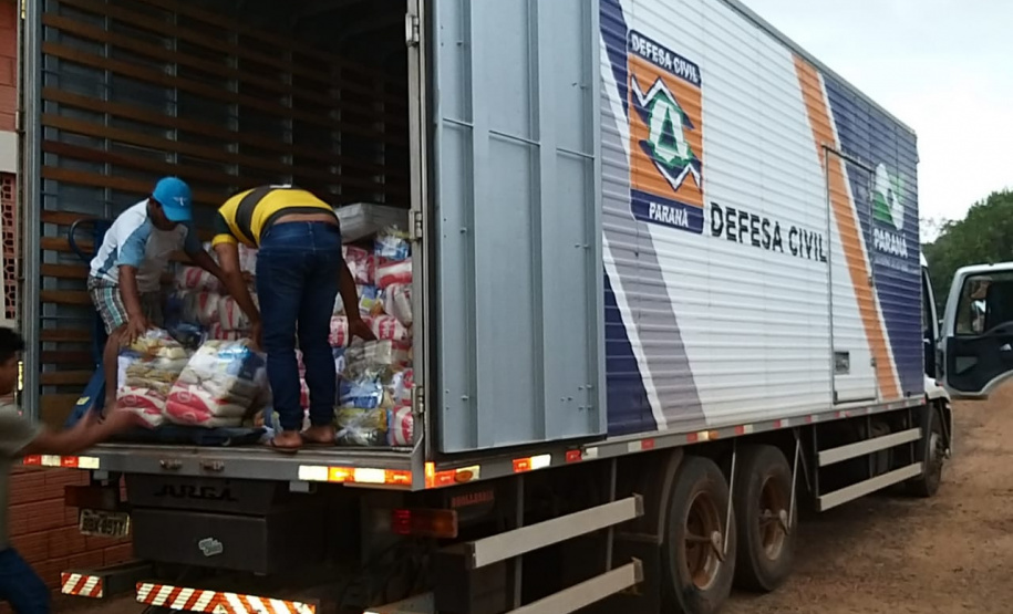 Defesa Civil Estadual apoia FUNAI na entrega de cestas básicas em aldeias indígenas no Paraná. Foto:Defesa Civil