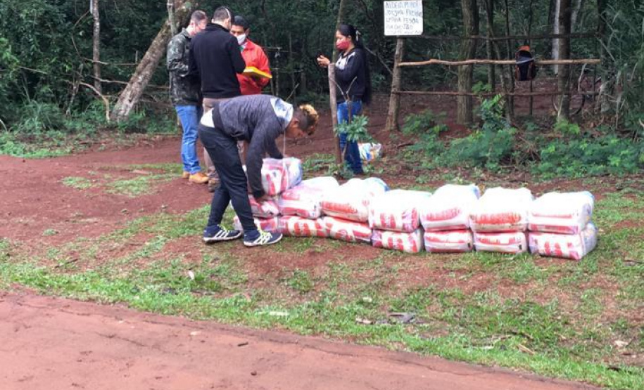Defesa Civil Estadual apoia FUNAI na entrega de cestas básicas em aldeias indígenas no Paraná. Foto:Defesa Civil