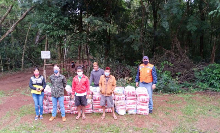 Defesa Civil Estadual apoia FUNAI na entrega de cestas básicas em aldeias indígenas no Paraná. Foto:Defesa Civil