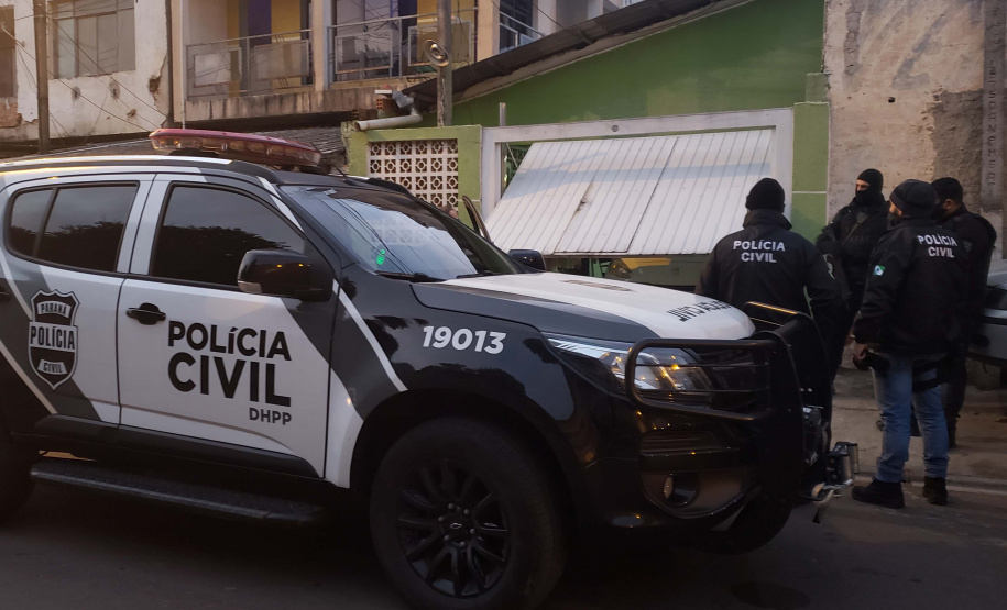 PCPR prende envolvidos com tráfico de drogas e homicídios no Parolin
. Foto:PCPR