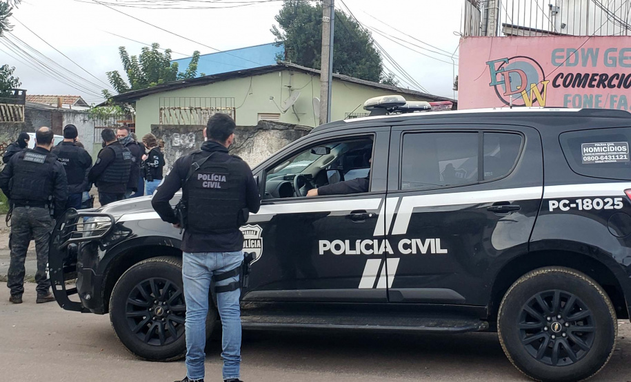 PCPR prende envolvidos com tráfico de drogas e homicídios no Parolin
. Foto:PCPR