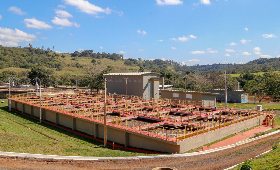 A a obra complementa outra importante ação da Sanepar na cidade, a Estação de Tratamento de Esgoto Sul, cuja capacidade de vazão média saltará de 491 litros por segundo para 545 litros por segundo. O investimento nos dois complexos é de R$ 60 milhões.Foto Gilson Abreu