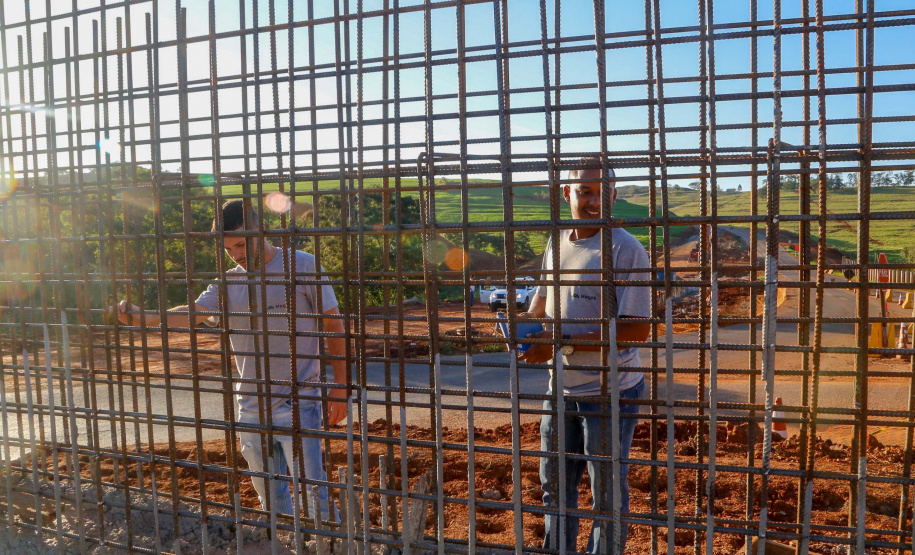 obra entre Irere e LondrinaFoto Gilson Abreu