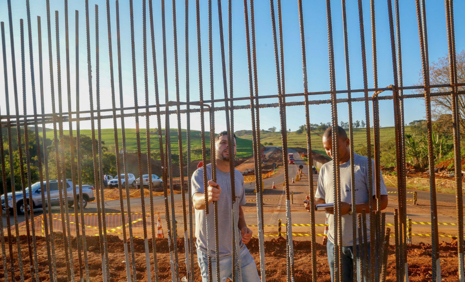 obra entre Irere e LondrinaFoto Gilson Abreu